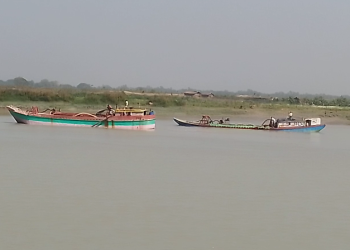 বাঁশখালীর তেইচ্ছিপাড়ায় থামছেনা অবৈধ বালু উত্তোলন, প্রশাসন নির্বিকার