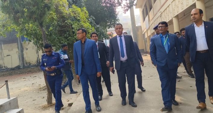 শার্শা আসনে ভোট কেন্দ্র পরিদর্শন করলেন ইন্ডিয়ান পর্যবেক্ষক