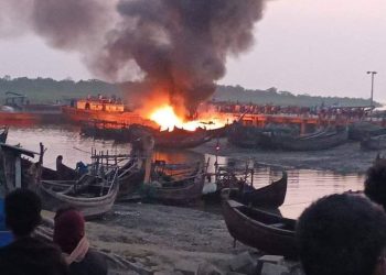 বাঁশখালীর খাটখালী জেটিতে ফিশিং বোটে অগ্নিকাণ্ডে আহত-৩