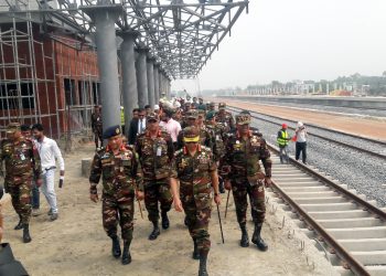 এপ্রিলে রেল পথের কাজ শেষ হবে নড়াইলে সেনাপ্রধান, বিভিন্ন উন্নয়ন কার্যক্রম পরিদর্শন 