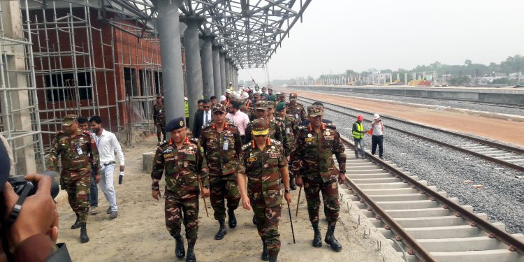 এপ্রিলে রেল পথের কাজ শেষ হবে নড়াইলে সেনাপ্রধান, বিভিন্ন উন্নয়ন কার্যক্রম পরিদর্শন 