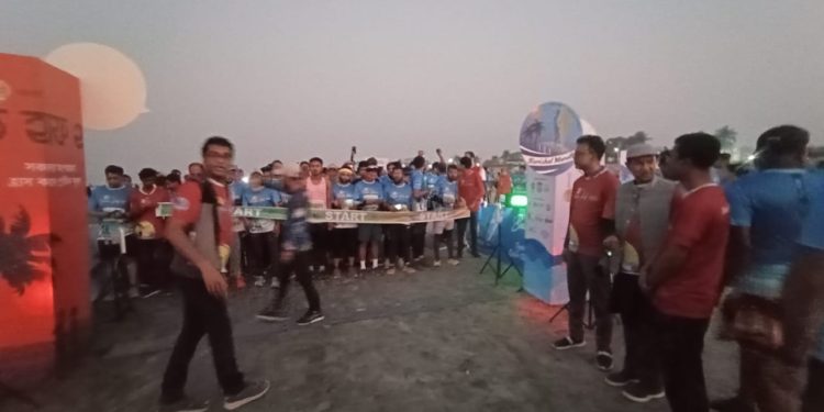 কুয়াকাটায় অনুষ্ঠিত হয়েছে বীচ হাফ ম্যারাথন ২০২৪