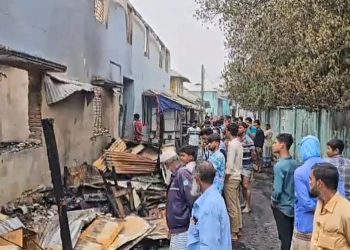 পটুয়াখালীতে আগুনে পুড়ে গেছে ৬টি দোকান, ৪০ লাখ টাকার ক্ষতি