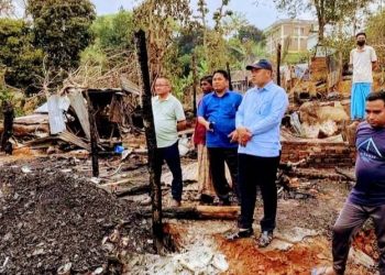 বিলাইছড়ি অগ্নিকাণ্ডে ক্ষতিগ্রস্ত এলাকায় এসে পরিদর্শন করলেন ভারপ্রাপ্ত জেলা পরিষদ চেয়ারম্যান