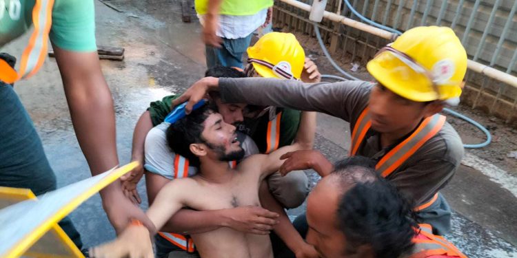 ফেরত এলো বিদেশে  রড চাপায় নিহত  বাংলাদেশি  শ্রমিকের মরদেহ