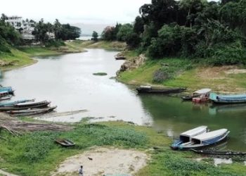 কাপ্তাই হ্রদে মধ্যরাত থেকে ৩ মাস মাছ ধরায় নিষেধাজ্ঞা