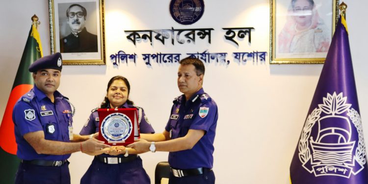 জেলার শ্রেষ্ঠ ওসি নির্বাচিত হলেন বেনাপোলের সুমন ভক্ত