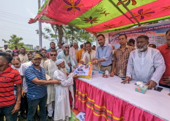 পটুয়াখালীতে ঘুর্ণিঝড় রেমালে ক্ষতিগ্রস্তদের পাশে দাড়ালো বিএনপি