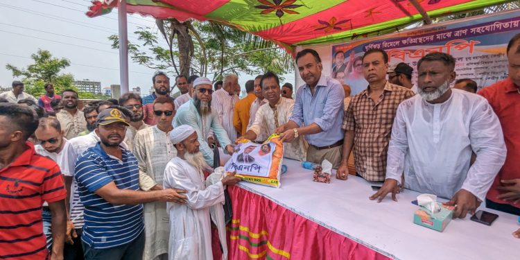 পটুয়াখালীতে ঘুর্ণিঝড় রেমালে ক্ষতিগ্রস্তদের পাশে দাড়ালো বিএনপি