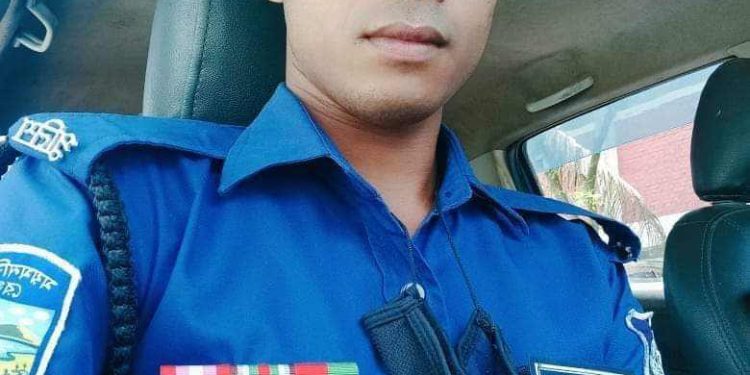 নেত্রকোণায় কর্মরত পুলিশ সদস্যের ফেসবুকে স্ট্যাটাস দিয়ে আত্মহত্যা