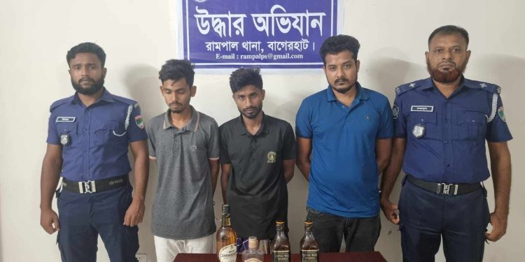 রামপালে বিদেশী ও দেশী মদসহ আটক ৩, মোটরসাইকেল জব্দ