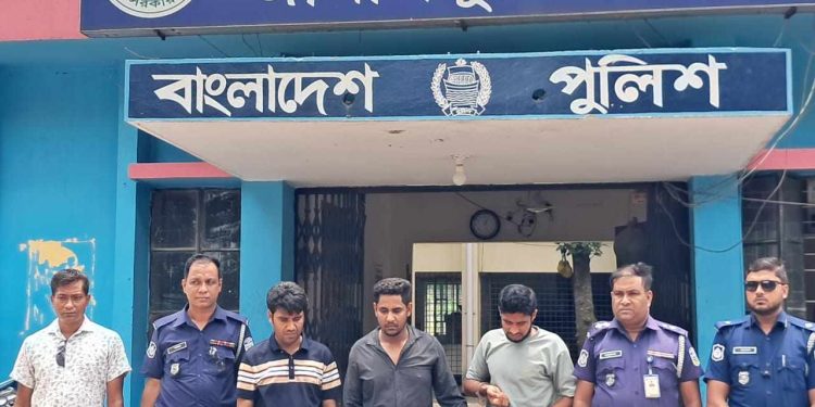 জামালপুরে ৩ ভূয়া পুলিশ আটক