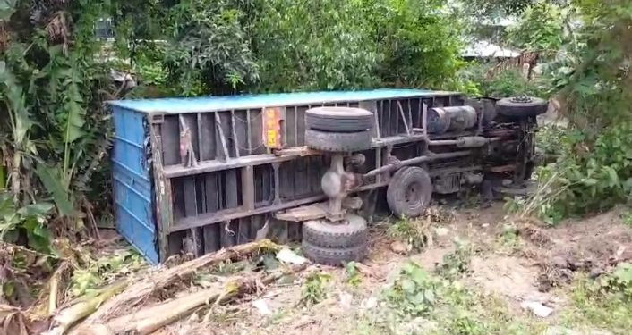 পণ্যবাহী ট্রাকের চাপায় দুই জনের মৃত্যু