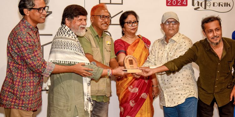 বর্ষসেরা আলোকচিত্র পুরস্কার অর্জন করেছেন গাইবান্ধার আলোকচিত্র শিল্পী, কুদ্দুস আলম