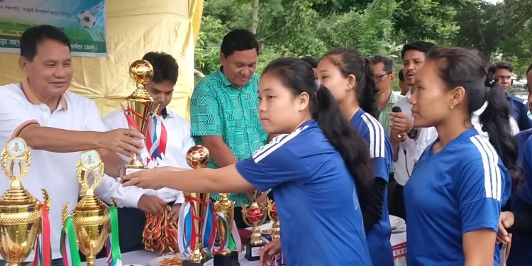 কাপ্তাইয়ে অনুর্ধ্ব-১৭ ফুটবল টুর্ণামেন্টে কাপ্তাই ইউনিয়ন ওরাইখালী ইউনিয়ন চ্যাম্পিয়ন