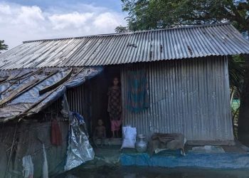 চাটখিল-সোনাইমুড়ীতে বন্যার পানিতে নতুন বাড়িঘর রাস্তার মূল সড়ক গুলো প্লাবিত