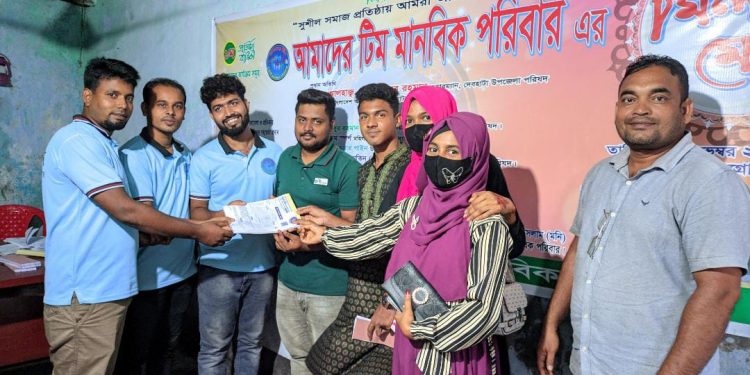 দেবহাটা রিপোর্টার্স ক্লাব ও উপজেলা প্রশাসনের মধ্যে প্রীতি ক্রিকেট ম্যাচ অনুষ্ঠিত