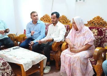 কালিয়াকৈরে জাতীয় মানবাধিকার কমিশনের পরিচালক, কথা বললেন গুলিতে নিহতদের পরিবারের সাথে