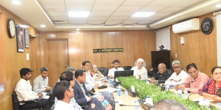 শ্রম আইন অনুযায়ী শ্রমিকদের সকল ন্যায্য দাবী আলোচনা করে পূরণ করা হবে– জনাব আসিফ মাহমুদ