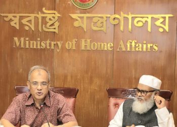 দুর্গাপূজা নির্বিঘ্ন ও শান্তিপূর্ণ পরিবেশে অনুষ্ঠানের লক্ষ্যে প্রয়োজনীয় পদক্ষেপ নেয়া হচ্ছে- স্বরাষ্ট্র উপদেষ্টা