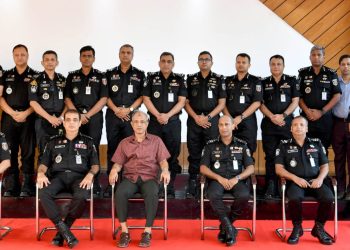 র‍্যাবকে রাজনৈতিক উদ্দেশ্যে ব্যবহার না করার নির্দেশ স্বরাষ্ট্র উপদেষ্টার