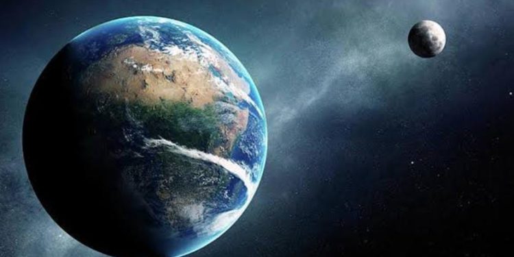 ২৪ ঘন্টায় দিন নয়,দিন হবে ২৫ ঘন্টায়,পৃথিবী থেকে সরে যাচ্ছে চাঁদ 