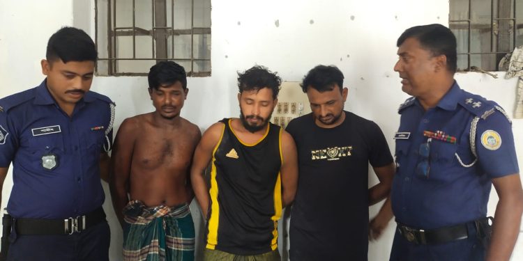 পটুয়াখালীতে ইয়াবাসহ ৩ মাদক ব্যবসায়ী গ্রেফতার