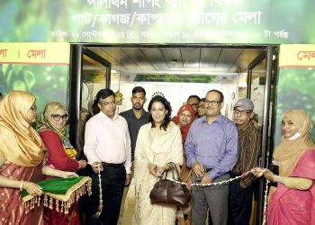  ১ অক্টোবর থেকে শপিং মলে ও ১ নভেম্বর থেকে কাচা বাজারে নিজ দায়িত্বে পলিথিনের বিকল্প ব্যবহার কার্যক্রম শুরু করতে হবে- পরিবেশ উপদেষ্টা সৈয়দা রিজওয়ানা হাসান