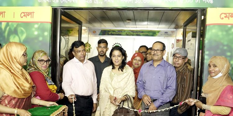  ১ অক্টোবর থেকে শপিং মলে ও ১ নভেম্বর থেকে কাচা বাজারে নিজ দায়িত্বে পলিথিনের বিকল্প ব্যবহার কার্যক্রম শুরু করতে হবে- পরিবেশ উপদেষ্টা সৈয়দা রিজওয়ানা হাসান