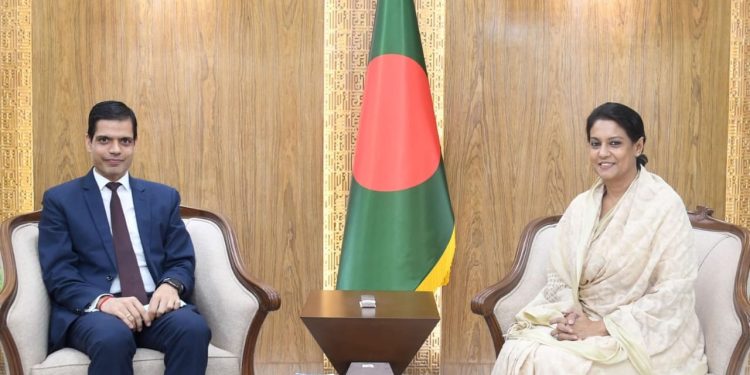 পরিবেশ উপদেষ্টার সঙ্গে বাংলাদেশে নিযুক্ত নেপালের রাষ্ট্রদূতের সাক্ষাৎ: