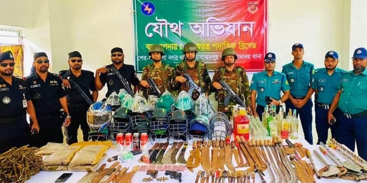 রাজধানীর মোহাম্মদপুরে জেনেভা ক্যাম্প থেকে শীর্ষ মাদক ব্যবসায়ী পিচ্চি রাজাসহ গ্রেফতার ৩৫, বিপুল পরিমাণ অস্ত্র-গুলি ও মাদক উদ্ধার;