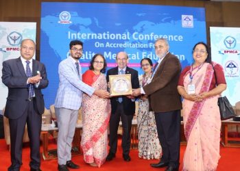 কৃত্তিম বুদ্ধিমত্তা চিকিৎসা শিক্ষায় বিপ্লব এনেছে, আন্তর্জাতিক কনফারেন্সে বক্তারা