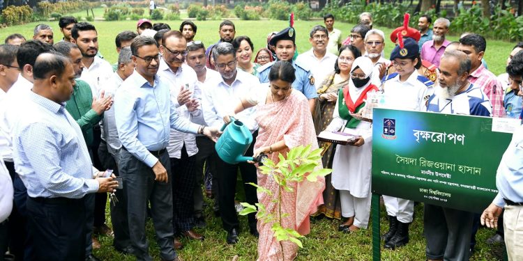 পরিবেশ রক্ষায় পলিথিন ও একক ব্যবহারযোগ্য প্লাস্টিক বর্জনের আহ্বান পরিবেশ উপদেষ্টার