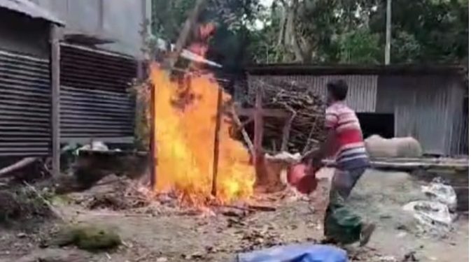 ভাঙ্গায় জমি সংক্রান্ত  বিরোধের জের ধরে প্রবাসীর বাড়িতে হামলা, ভাংচুর, অগ্নিসংযোগ, লুটপাটের অভিযোগ