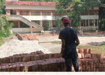 ভাঙ্গায় প্রাথমিক বিদ্যালয়ের মাঠ দখল করে প্রাচীর নির্মাণ শিক্ষার্থীদের যাতায়াত ও খেলাধুলার প্রতিবন্ধকতা সৃষ্টি