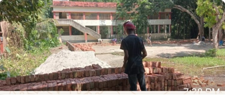 ভাঙ্গায় প্রাথমিক বিদ্যালয়ের মাঠ দখল করে প্রাচীর নির্মাণ শিক্ষার্থীদের যাতায়াত ও খেলাধুলার প্রতিবন্ধকতা সৃষ্টি