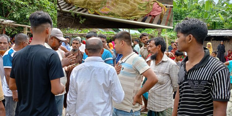 নড়াগাতীতে গলায় ফাঁস নিয়ে বৃদ্ধার মৃত্যু নিয়ে ধোঁয়াসা! এলাকায় চলছে গুঞ্জন