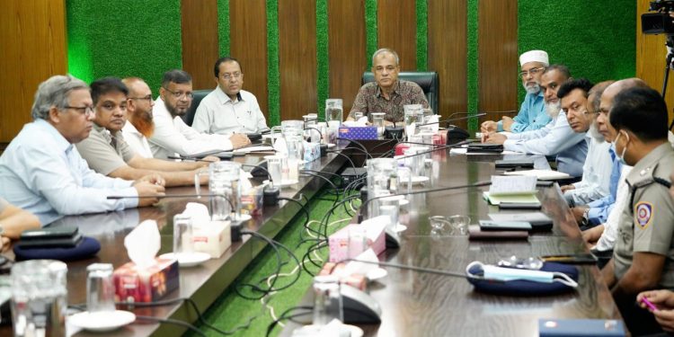 মাদকের গডফাদারদের ধরে আইনের আওতায় আনার নির্দেশ স্বরাষ্ট্র উপদেষ্টার