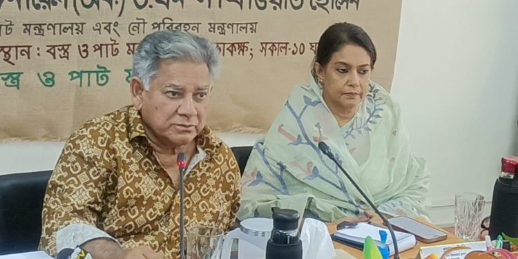 পাটের ব্যাগ ব্যবহার নিশ্চিত করার নির্দেশ বস্ত্র ও পাট মন্ত্রণালয়ের উপদেষ্টা এম সাখাওয়াত হোসেনের