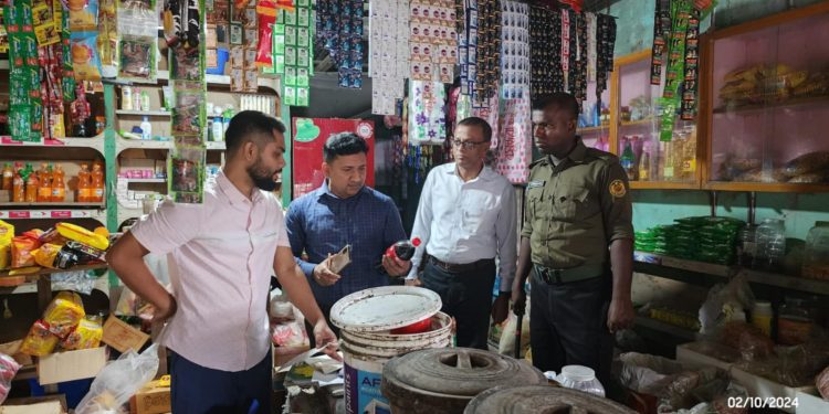 দেবহাটায় মেয়াদ উত্তীর্ণ পণ্য বিক্রয় করার দায়ে অর্থ দন্ড