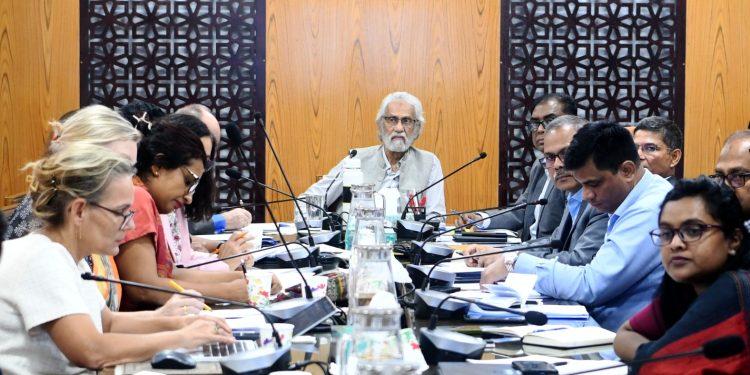 নিজ দেশের মানুষের বিরুদ্ধে বুলেট ব্যবহার করা যায় না -স্থানীয় সরকার উপদেষ্টা