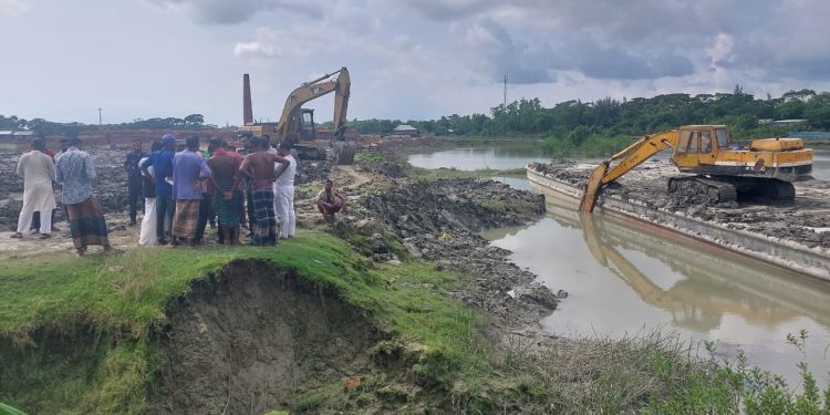পটুয়াখালীতে ইটভাটায় অবৈধভাবে মাটি কাটার দায়ে ৫ লাখ টাকা জরিমানা