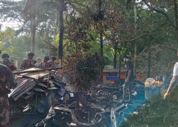 কাপ্তাইয়ে আগুনে ৮টি দোকান ১টি অটোরিকশা  পুড়ে ছাই, অর্ধকোটি টাকার ক্ষতি