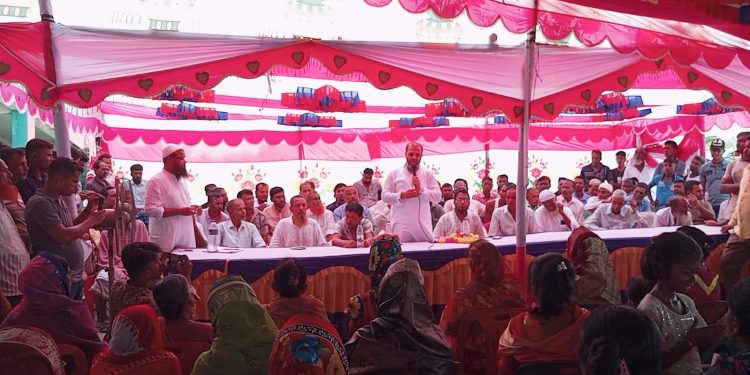 হিন্দু, মুসলিম,বৌদ্ধ, খ্রিস্টান আমরা সবাই ভাই ভাই , পূজামণ্ডপ পরিদর্শনকালে ড. ফরিদুল ইসলাম