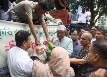সূলভ মূল্যে ভোক্তা পাবে ১০ কৃষি পণ্য –বাণিজ্য উপদেষ্টা