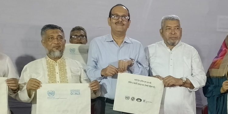 প্লাস্টিক ও পলিথিন ব্যবহারের কারণে মৃত্যুর ঝুঁকি অনেক বেড়েছে-পরিবেশ অধিদপ্তরের মহাপরিচালক আব্দুল হামিদ