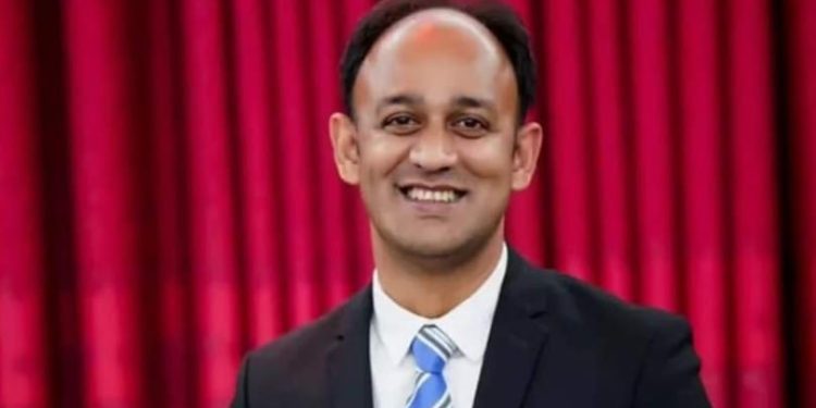 মধ্যরাতে গ্রেফতার ব্যারিস্টার সুমন