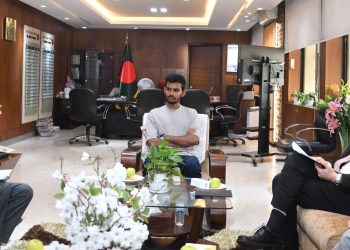 শ্রম ও কর্মসংস্থান উপদেষ্টের সাথে সুইডেনের রাষ্ট্রদূত-এঁর সৌজন্য সাক্ষাৎ