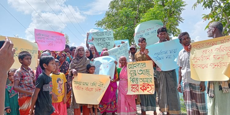 পটুয়াখালীতে বিক্ষোভের মুখে ভূমিহীন ১৩৬ পরিবারের উচ্ছেদ অভিযান বন্ধ