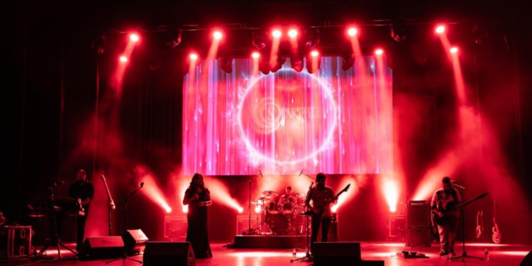 বন্যার্তদের আর্থিক সহায়তার লক্ষ্যে কানাডায় চার ব্যান্ডের কনসার্ট